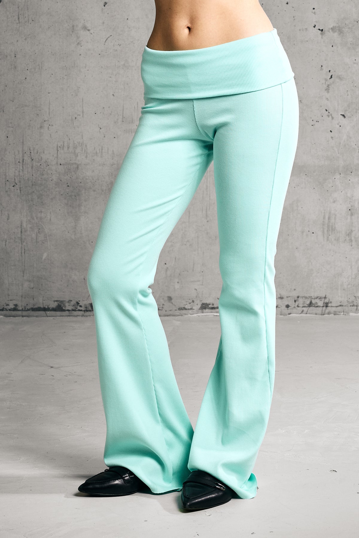 FORM FLARES — MINT