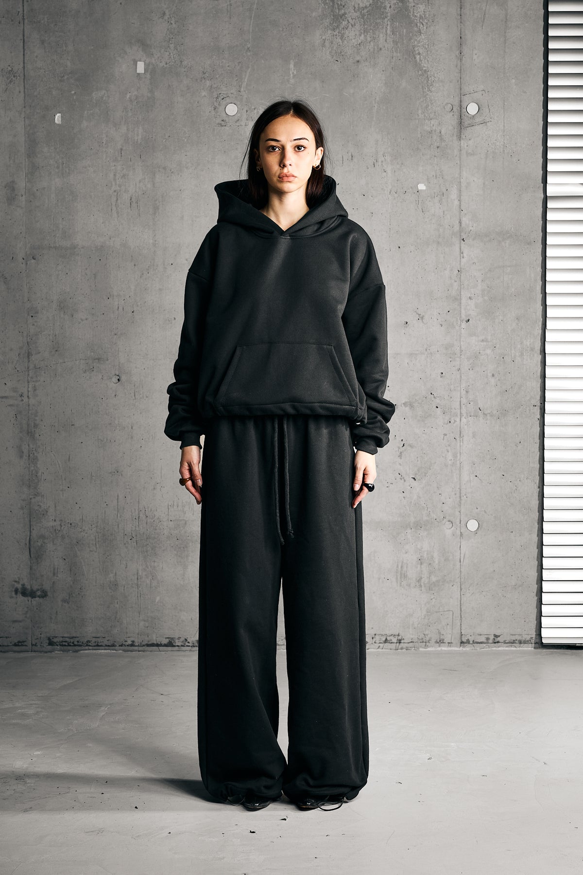 ASH HOODIE — BLACK